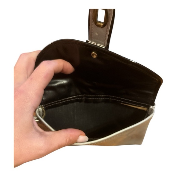 🧡 5 for $25 🧡 Elegant Cream Clutch Bag - Picture 3 of 3